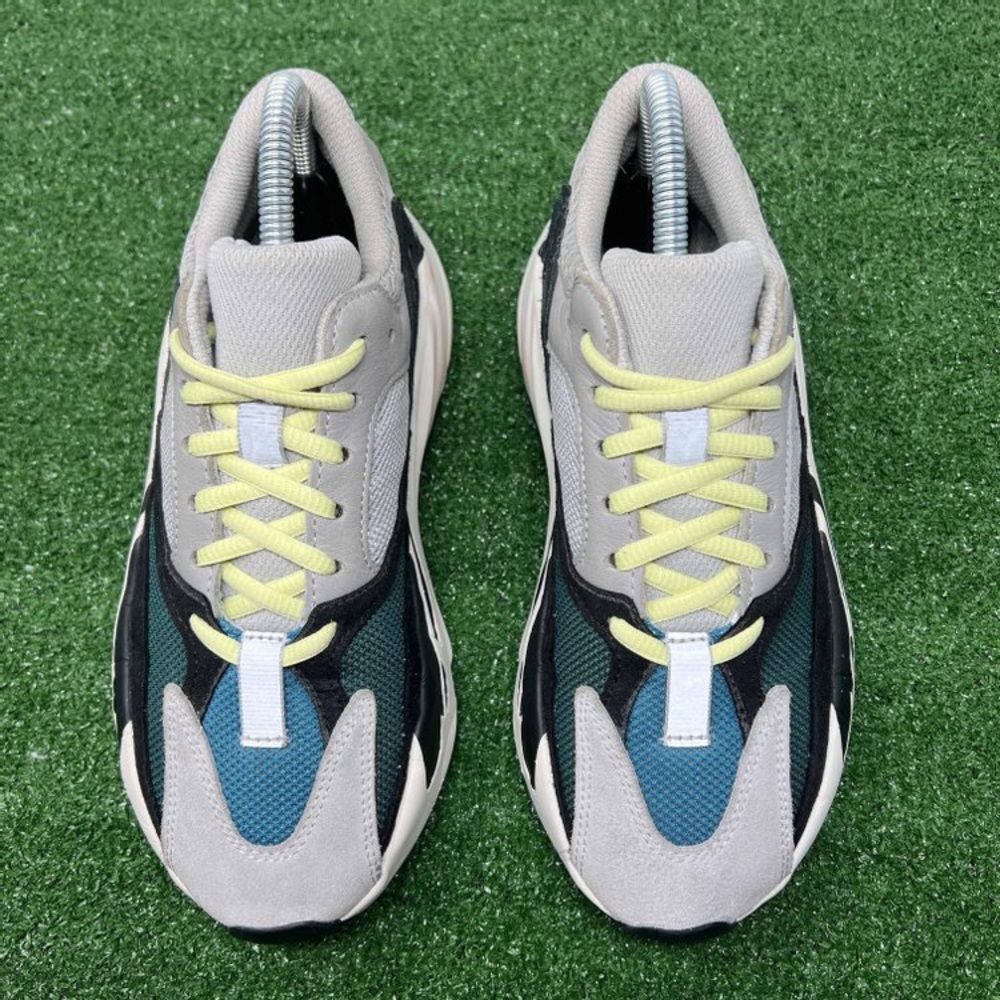 2017
Yeezy Boost 700 'Wave Runner